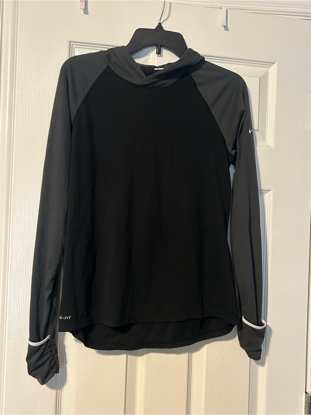 Nike Women's Black & Charcoal Hooded Long-Sleeve Top Nike Running medium